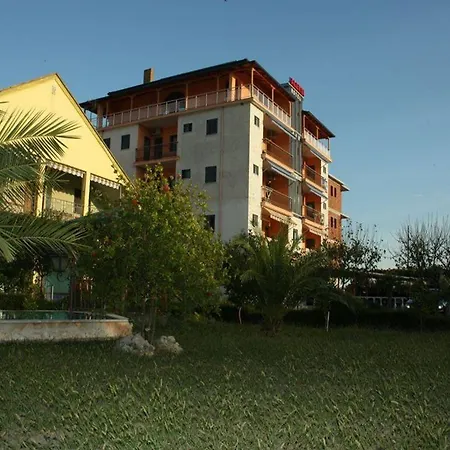 Otel Hotel Aleksi Velipoje